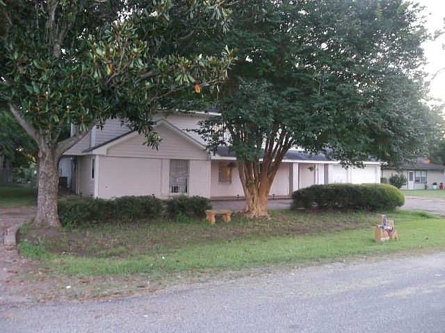 1st image of 3229 County Road 415