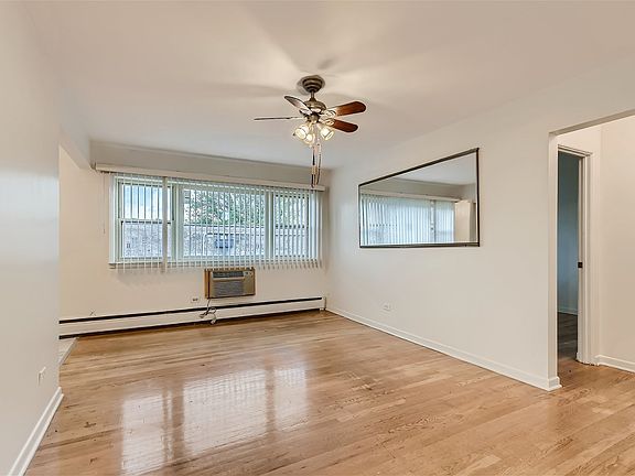 3rd image of 4757 N Keeler Ave APT 303