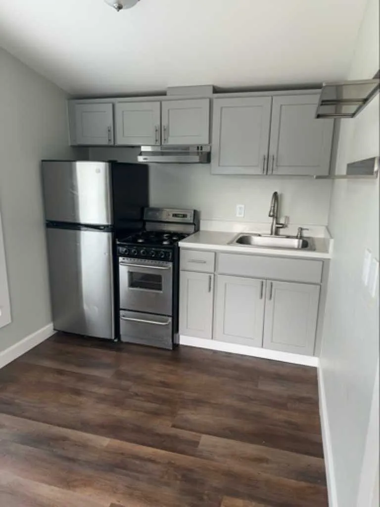 Building Photo - 138 Forest Ave #3