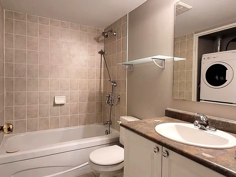 71 Charles St E #401 — Photo 12