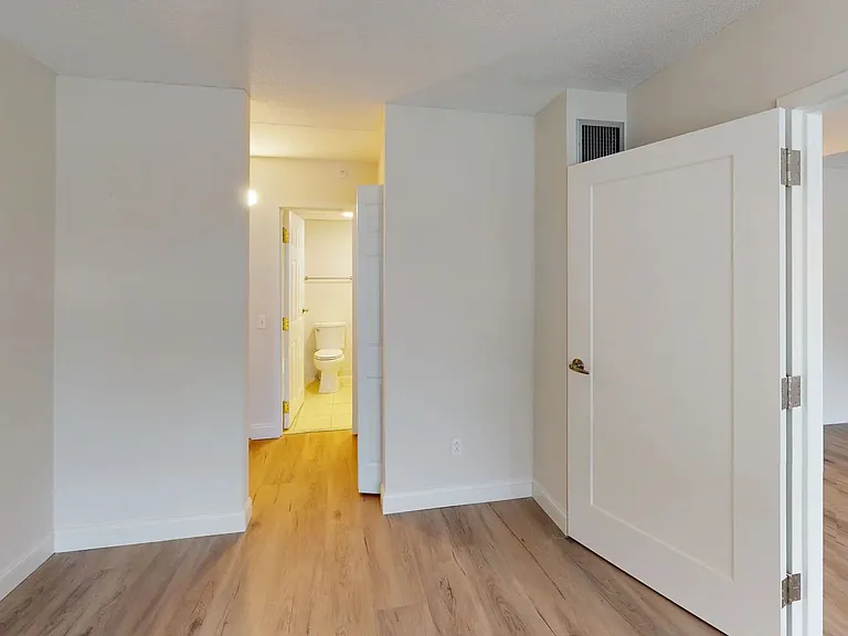 144 Larkin Way — Photo 6