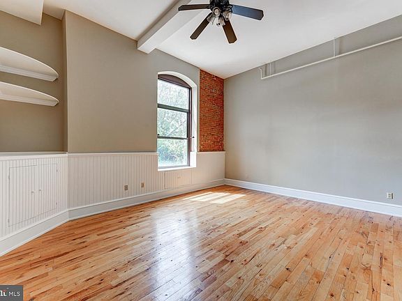 4th image of 219 Krams Ave APT B3