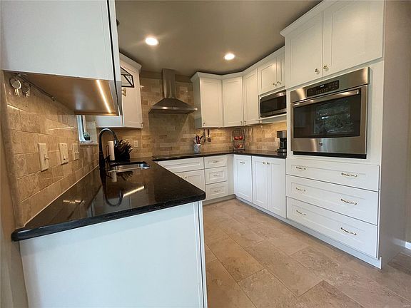 2nd image of 609 Fox Creek Ct