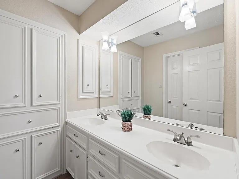 12119 Auburn Hills Dr — Photo 25