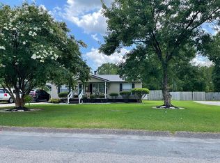 1424 Darby Dr, Raeford, NC 28376