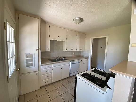 4th image of 4204 Garland Ave
