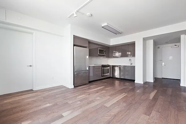 Rented by Greystar | media 25