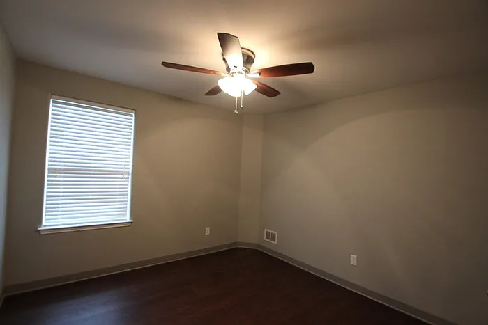 2532 Westminster Dr — Photo 13