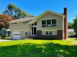 5 Baldwin Dr, Johnston, RI 02919