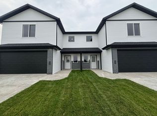 6745 Meadow View Dr S, Fargo, ND 58104