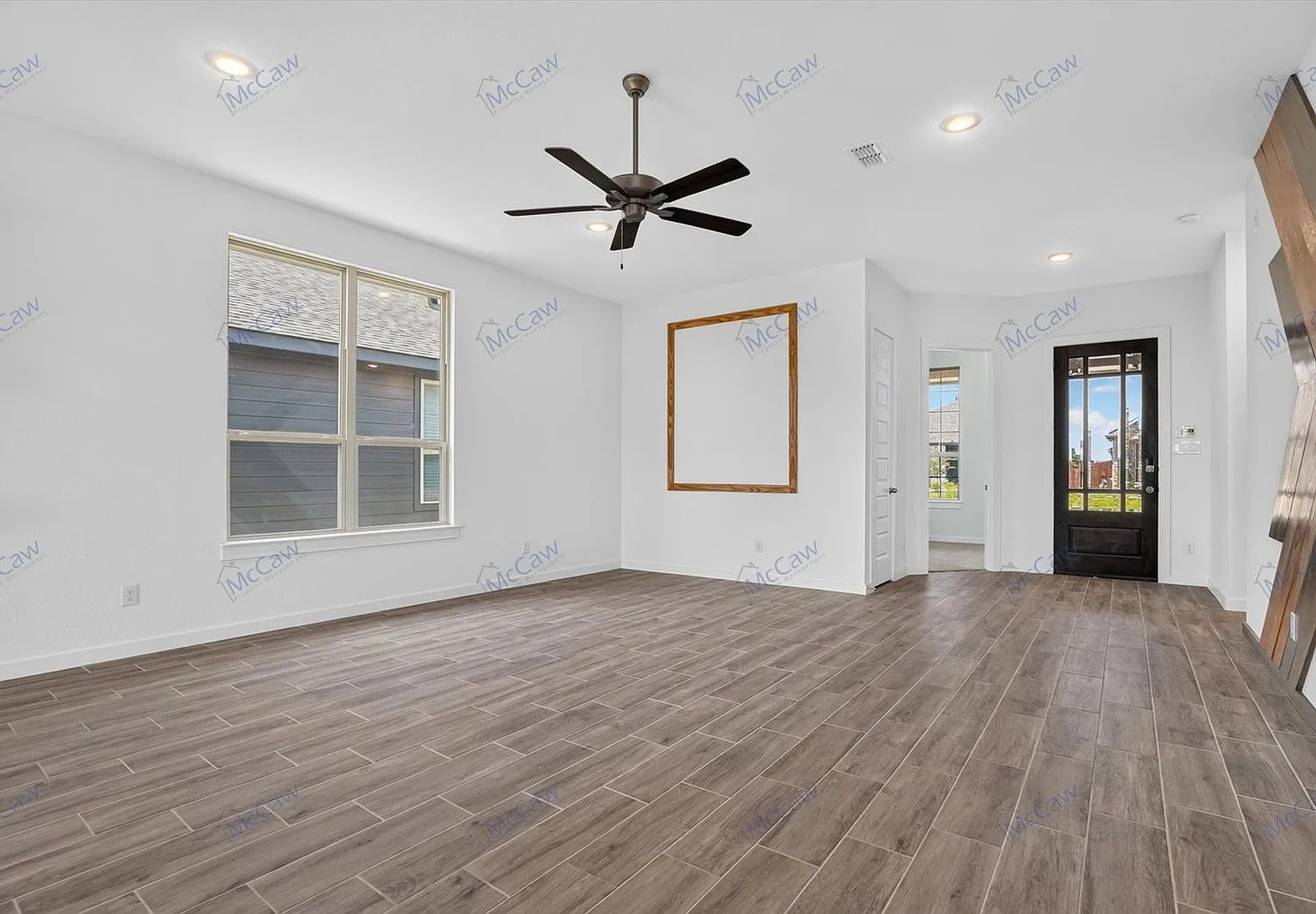 3 bed, 2.0 bath, 1717 sqft, $2,295 — Photo 4