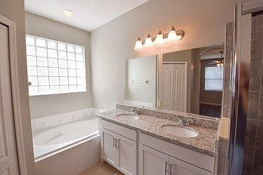 5th image of 4922 Casa Vista Dr #1