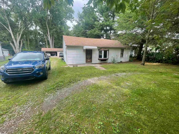 48765 Callens Rd, Chesterfield, MI 48047