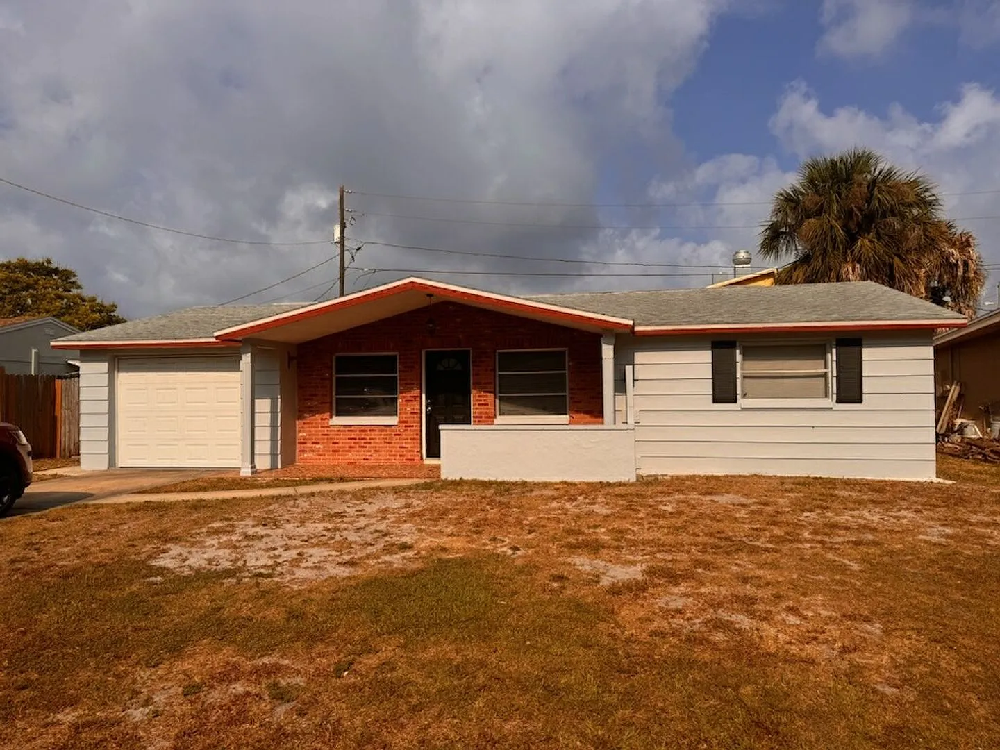 2 Bedroom 1.5 Bath Clean & Cozy Home for Rent — Photo 1