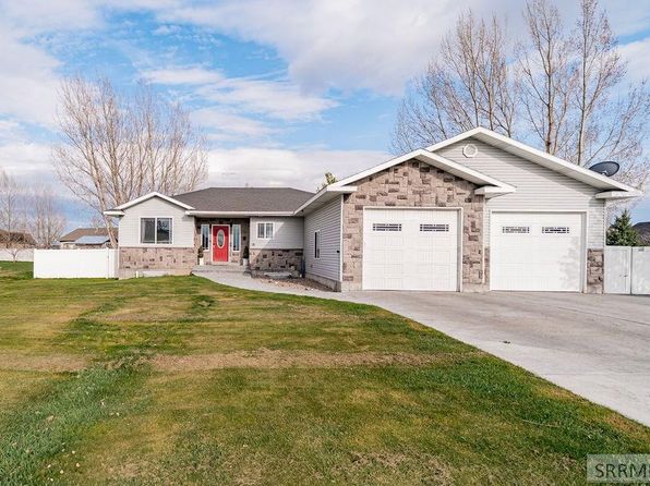 18 N Elm Ln, Rigby, ID 83442