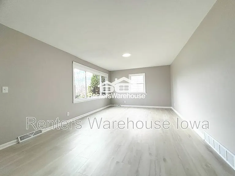 3610 64th St — Photo 8