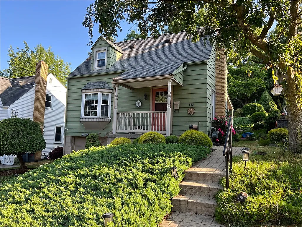 813 Dearborn St photo 1