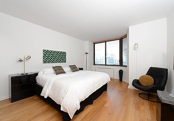 5th image of 200-210 E 65th St APT 19FG