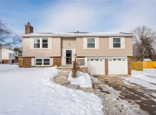 102 Firth Dr, Coraopolis, PA 15108