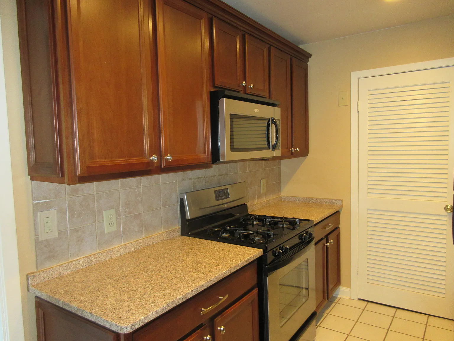 18 Gloria Ct photo 1