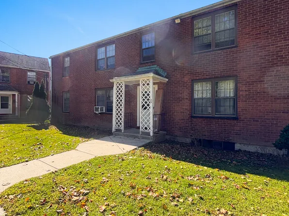 50 Mencel Cir Unit B, Bridgeport, CT 06610