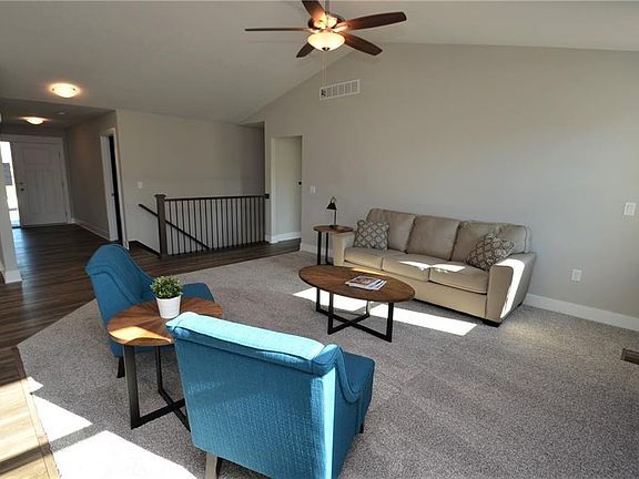 5th image of 5409 NE Briarwood Dr