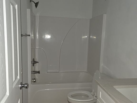 5th image of 405 Scriven Ave NW #405