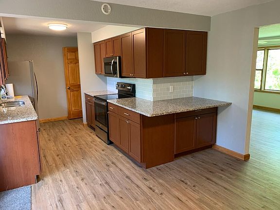 4th image of 3112 Saint Marys Dr