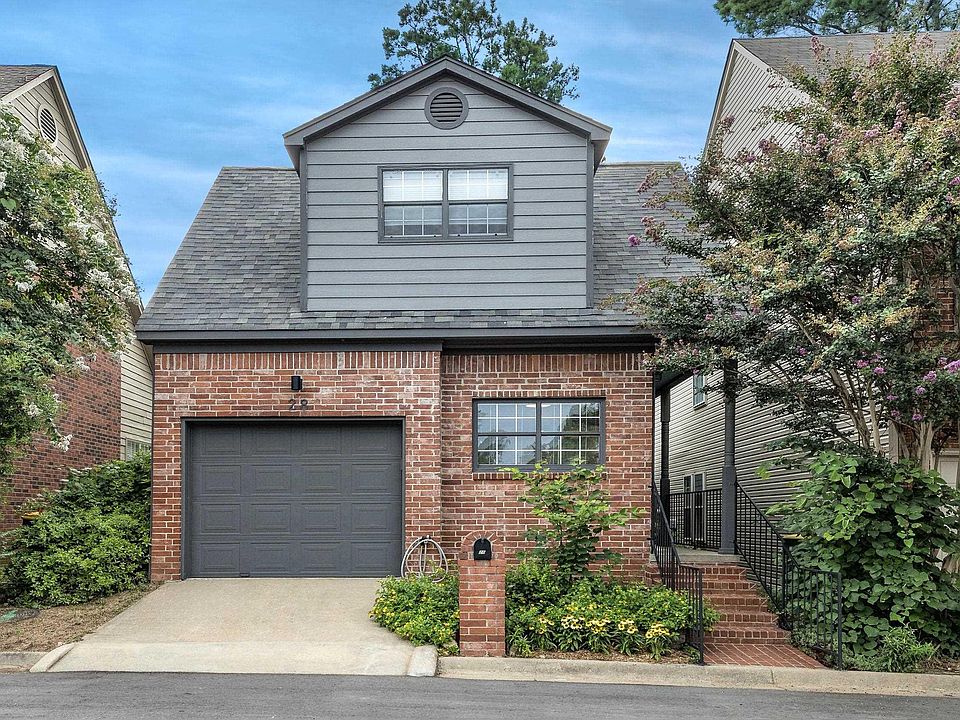 1st image of 28 Foxcroft Village Dr