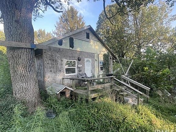 3rd image of 27 Kern St