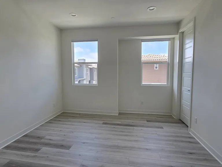 6118 Village Way — Photo 3