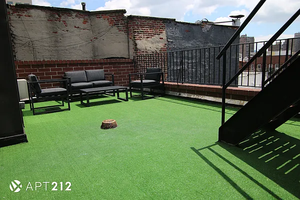 Rented by APT212 INC | media 3