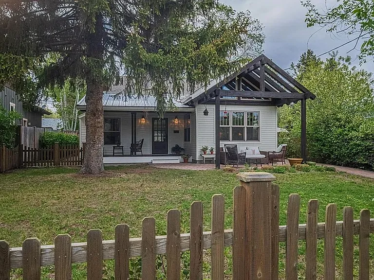 1161 NW Federal St — Photo 3