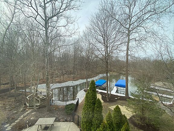 3rd image of 8635 Admirals Woods Dr