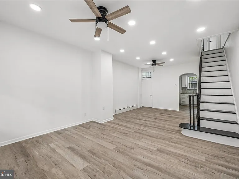 1523 S Etting St — Photo 2