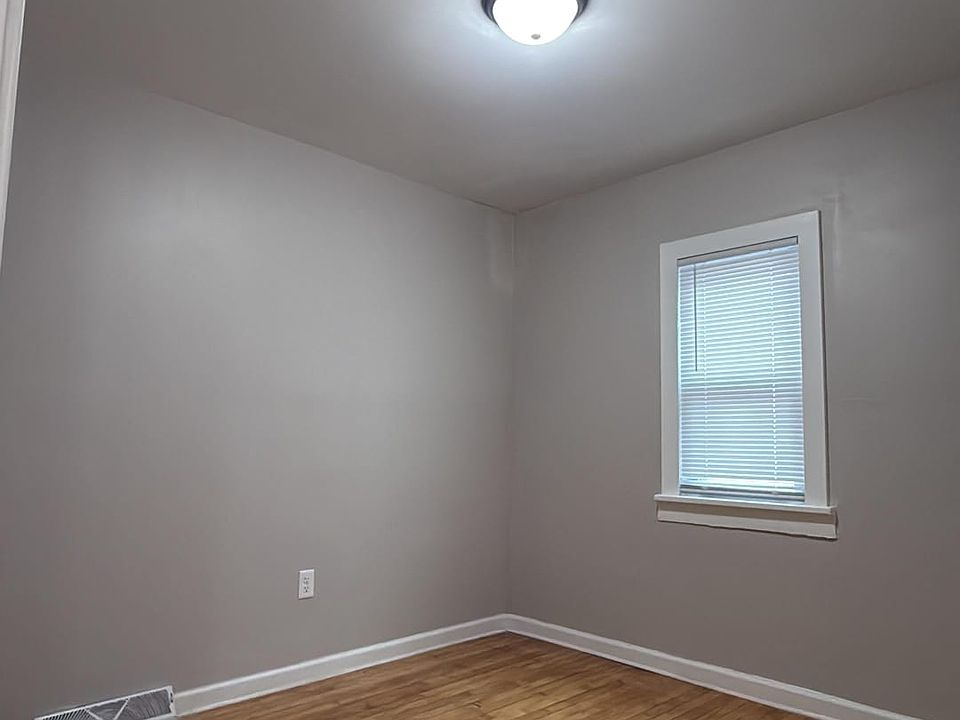 1st image of 4813 N 36th St