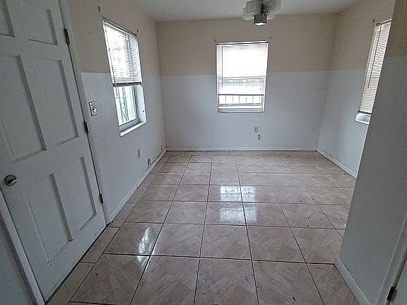 4th image of 2550 NW 158th St