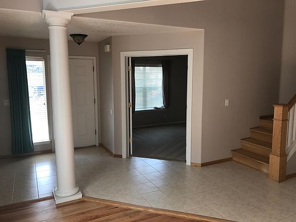 2nd image of 2324 NE 10th Ave