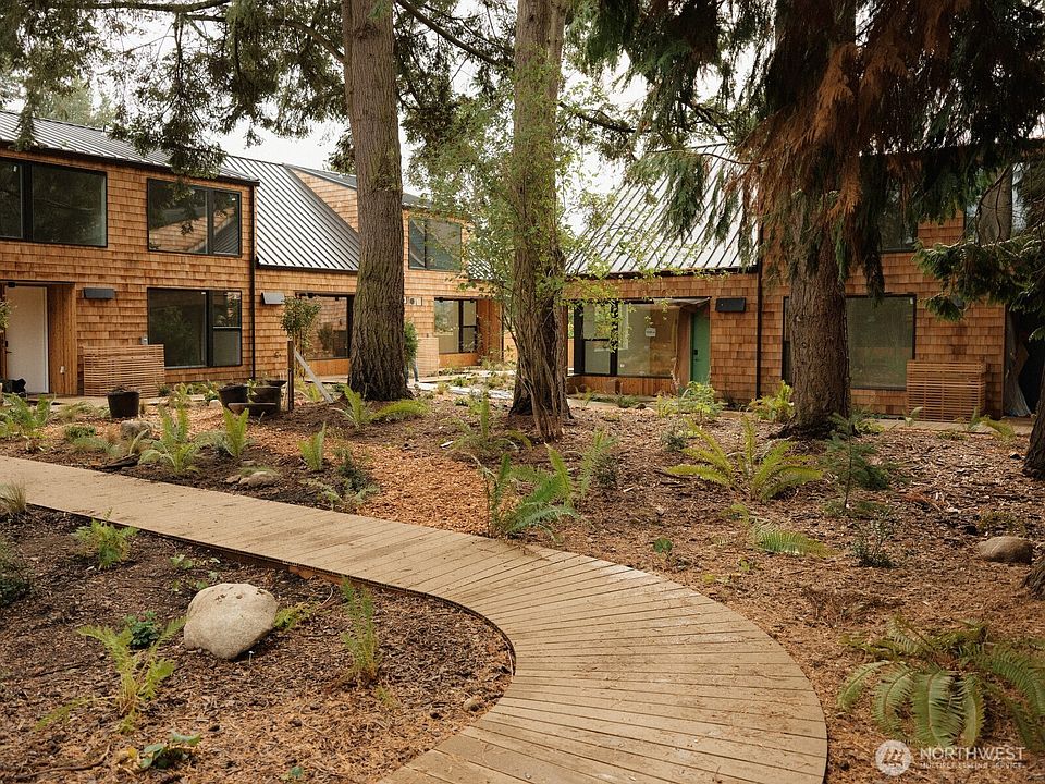 1st image of 11731 Meridian Avenue N #2