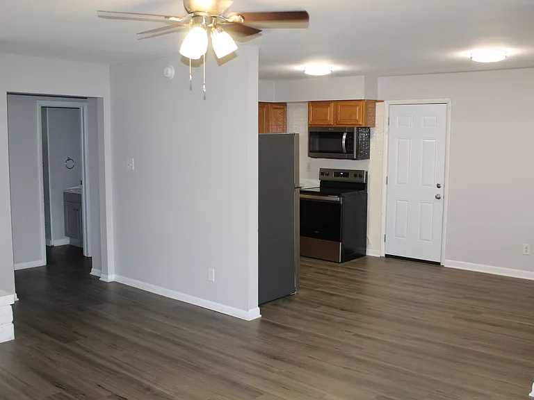 88 Poplar Grove Dr — Photo 2
