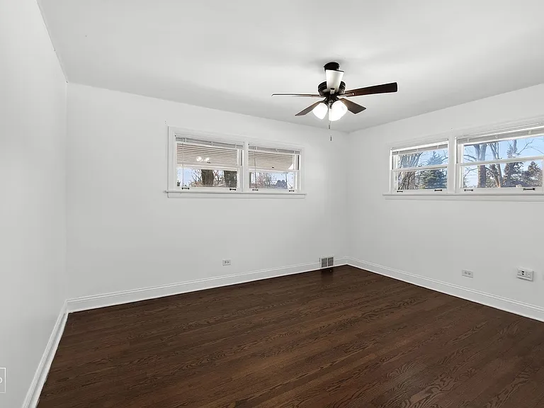 304 W Golf Rd — Photo 6