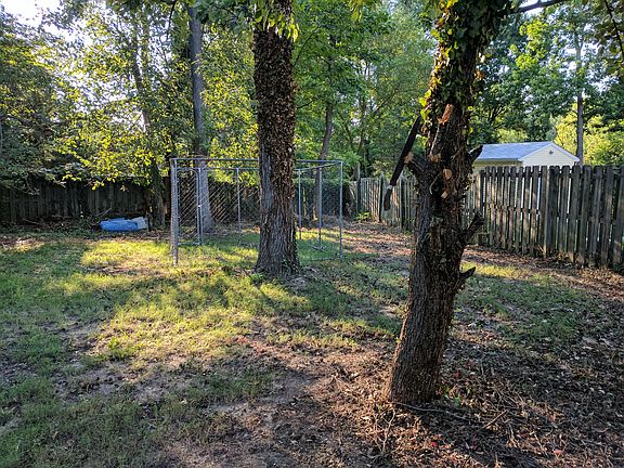 Backyard - Enclosed Fencing