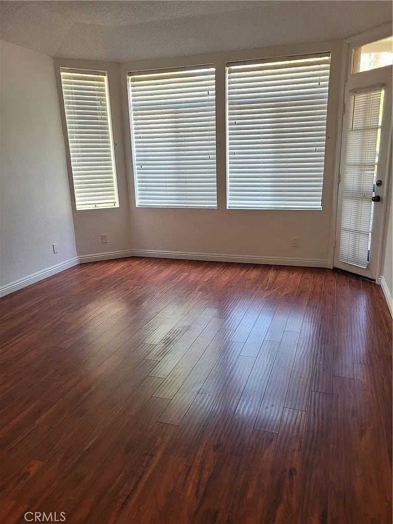 2 bed, 2.5 bath, 1165 sqft, $3,600 — Photo 4