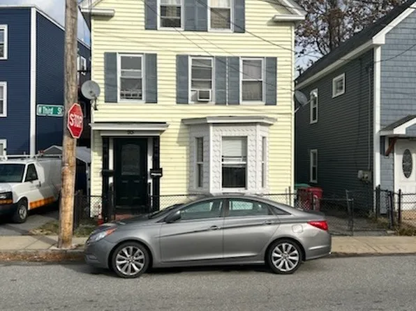93 W 3rd St, Lowell, MA 01850