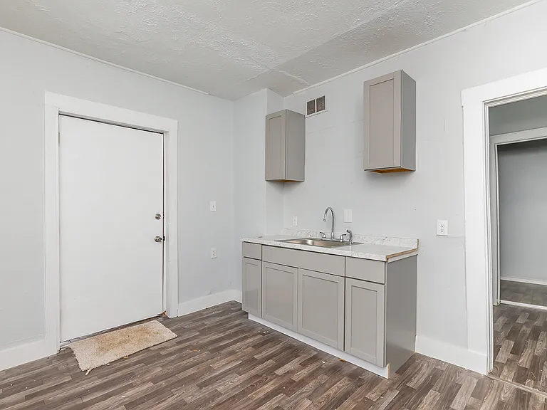 4012 Sunset Ave — Photo 4
