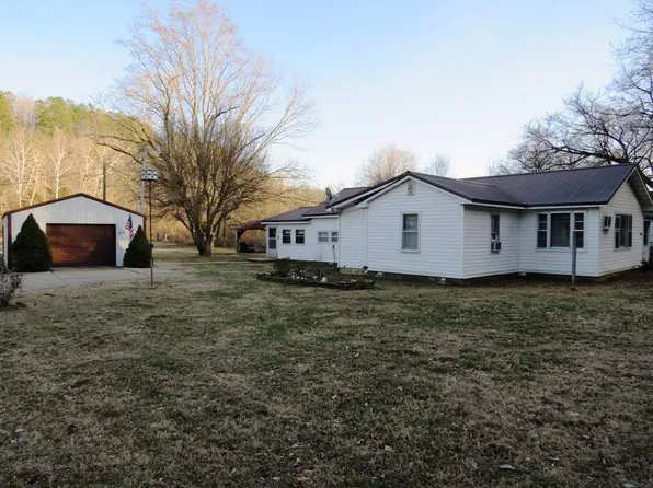 1060 South Rd, Ellington, MO 63638