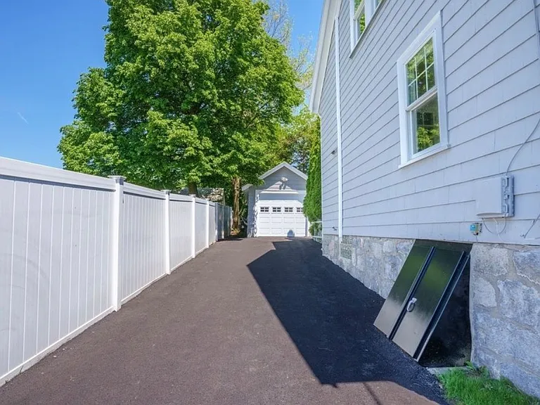 198 Cedar St — Photo 8