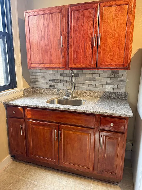 2 bed, 1.0 bath, 900 sqft, $1,200 — Photo 4