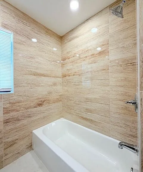 53 NE 16th Pl — Photo 5