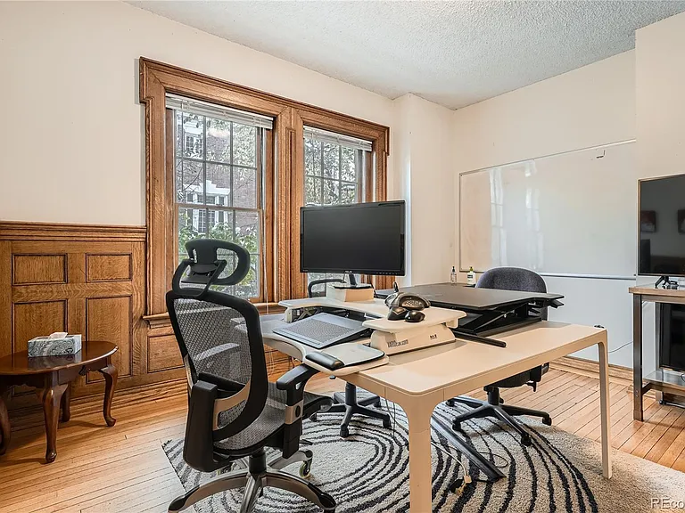 940 N Logan St — Photo 12